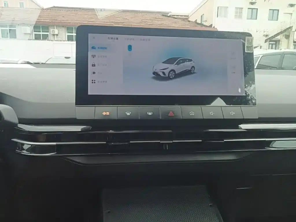 MG4 2023 425km Executive Edition — миниатюра 13