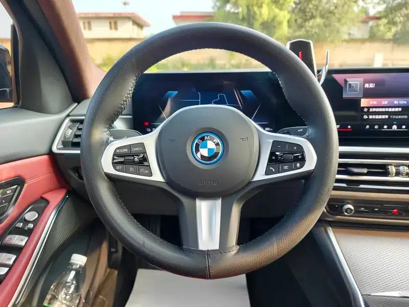 BMW i3 2023 Facelift eDrive40L Shadow Edition — миниатюра 11