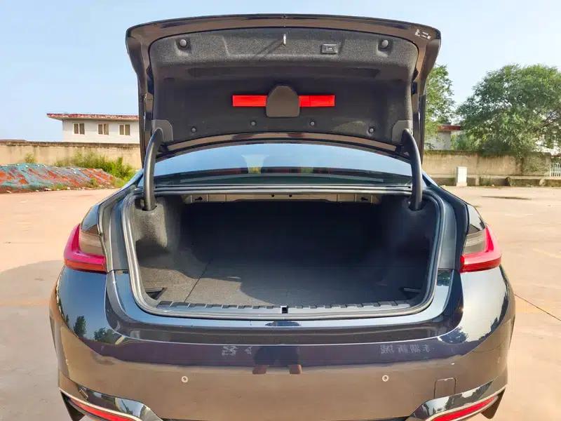 BMW i3 2023 Facelift eDrive40L Shadow Edition — миниатюра 14