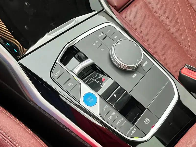 BMW i3 2022 eDrive35L — миниатюра 17