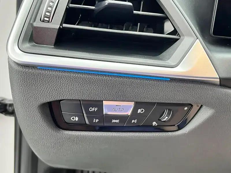 BMW i3 2022 eDrive35L — миниатюра 18