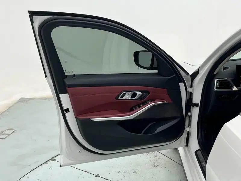 BMW i3 2022 eDrive35L — миниатюра 25