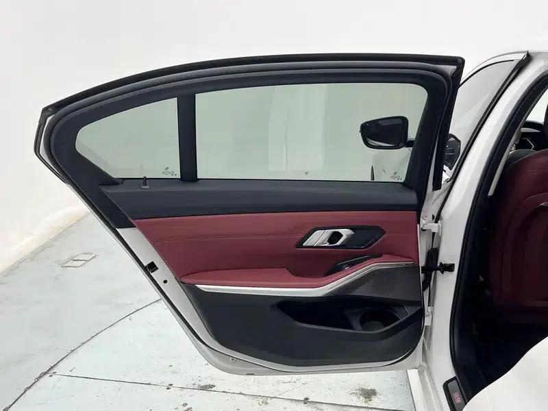 BMW i3 2022 eDrive35L — миниатюра 27