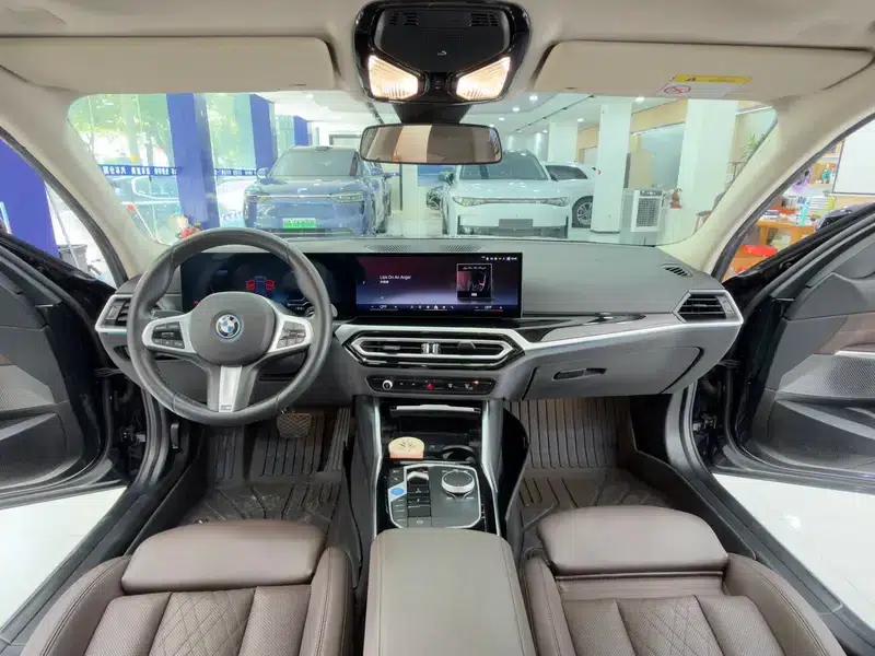 BMW i3 2023 eDrive35L — миниатюра 8