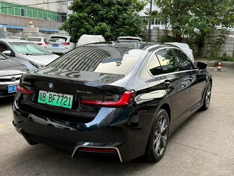 BMW i3 2022 eDrive35L — миниатюра 6