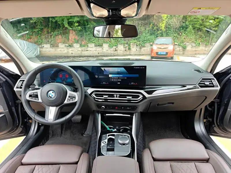 BMW i3 2022 eDrive35L — миниатюра 17