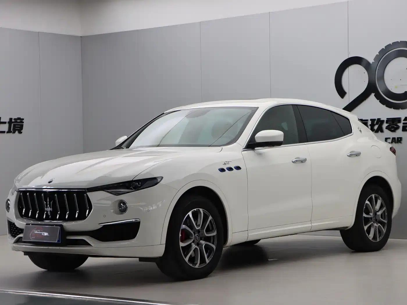 2022 Levante 2.0T GT First Edition — миниатюра 3