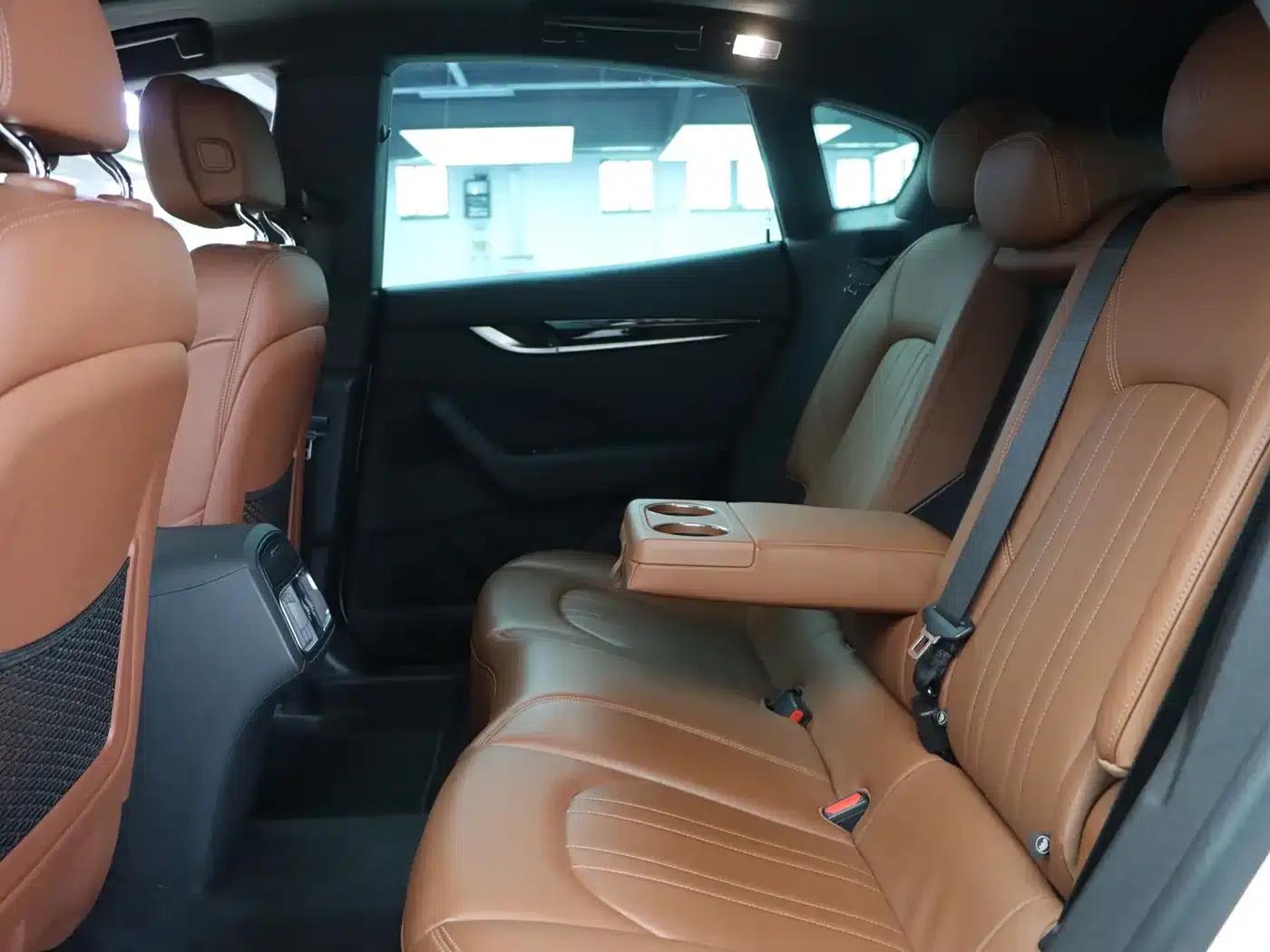 2022 Levante 2.0T GT First Edition — миниатюра 27
