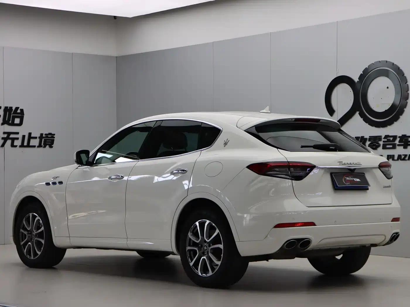 2022 Levante 2.0T GT First Edition — миниатюра 4