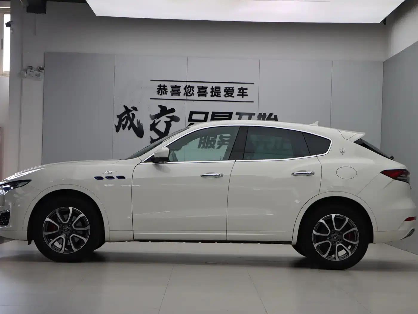 2022 Levante 2.0T GT First Edition — миниатюра 7