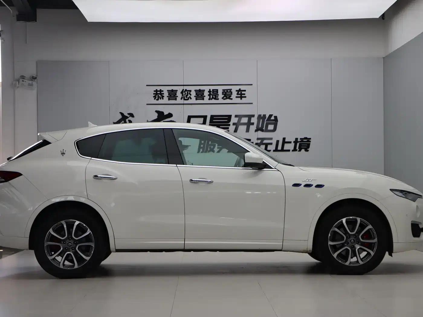 2022 Levante 2.0T GT First Edition — миниатюра 8