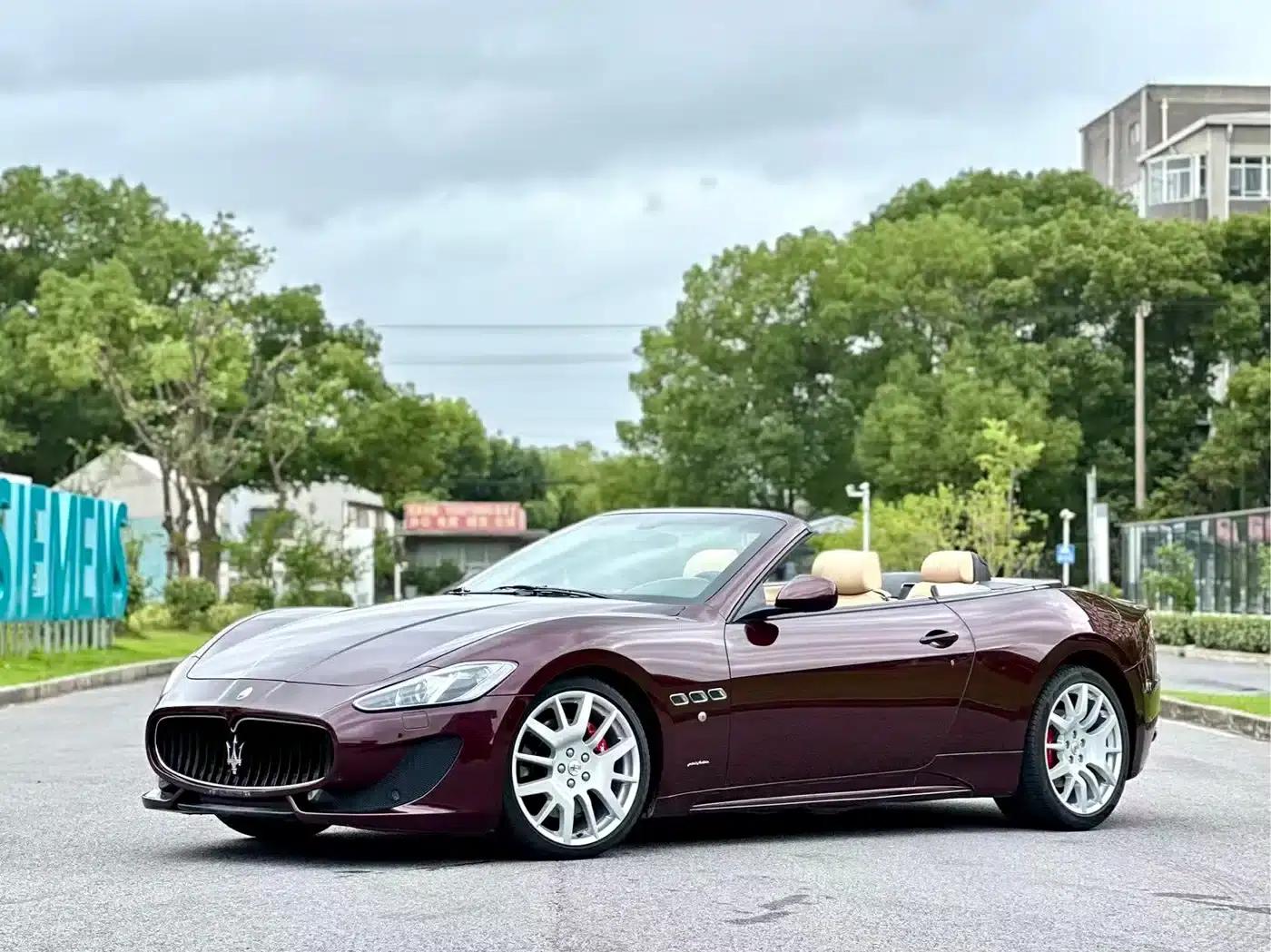 2012 GranCabrio 4.7L Sport — миниатюра 1