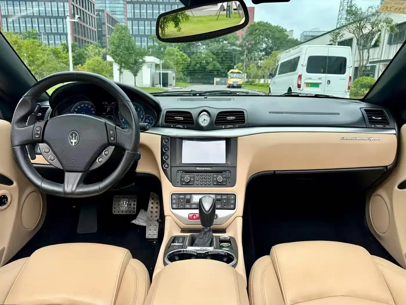 2012 GranCabrio 4.7L Sport — миниатюра 9