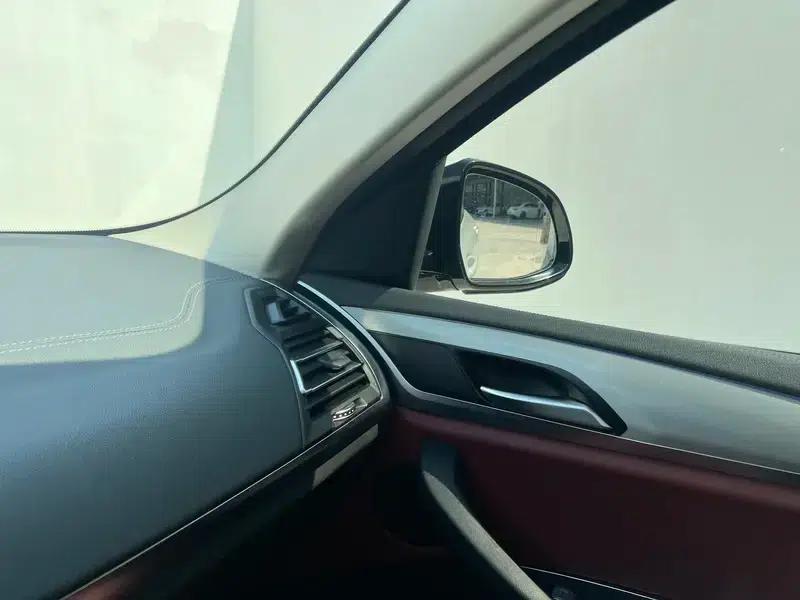 2022 BMW X4 xDrive 25i M Sport Package — миниатюра 10
