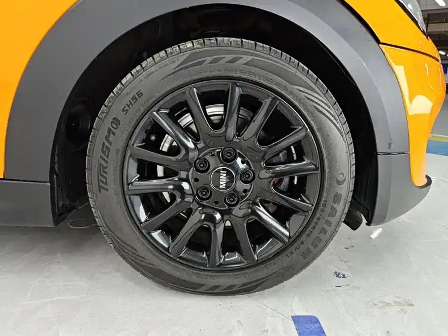 MINI 2016 1.2T ONE Pioneer — миниатюра 6