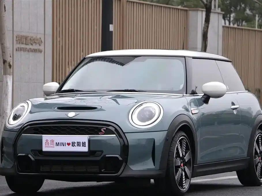 MINI 2023 2.0T COOPER S Arc Light Special Edition — миниатюра 1