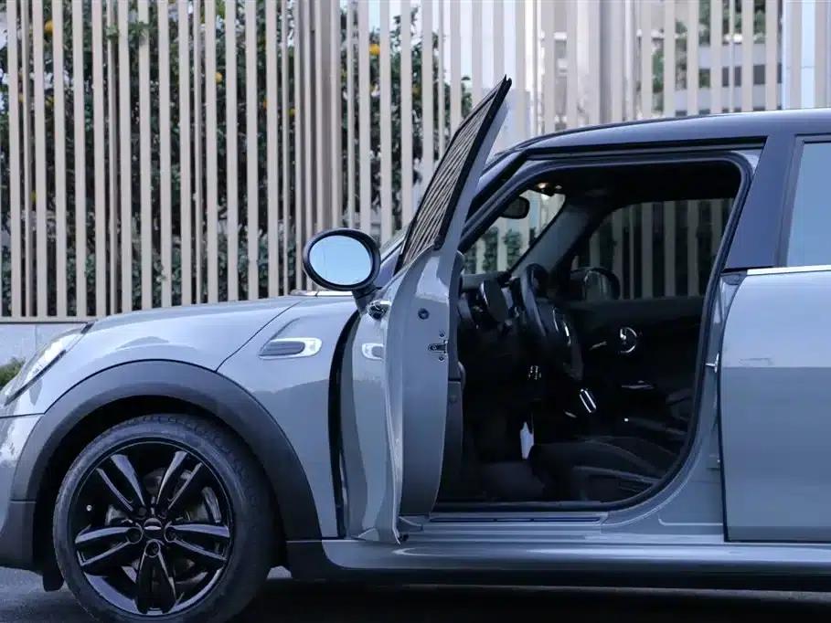 2021 MINI 1.5T COOPER Racer 5-Door Edition — миниатюра 8