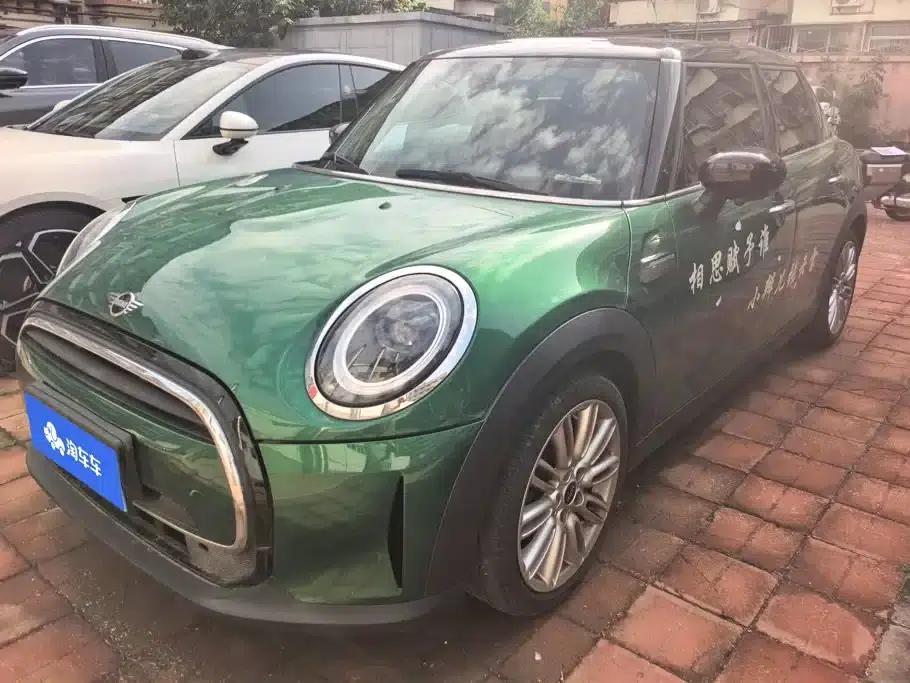MINI 2022 Facelift 1.5T COOPER Classic 5-Door Version — миниатюра 1