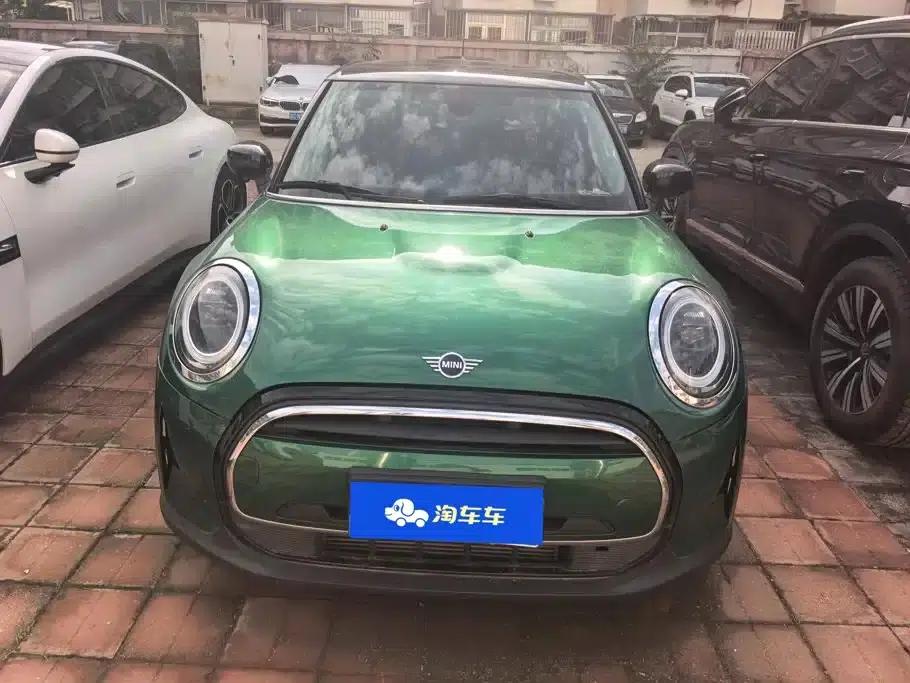MINI 2022 Facelift 1.5T COOPER Classic 5-Door Version — миниатюра 2