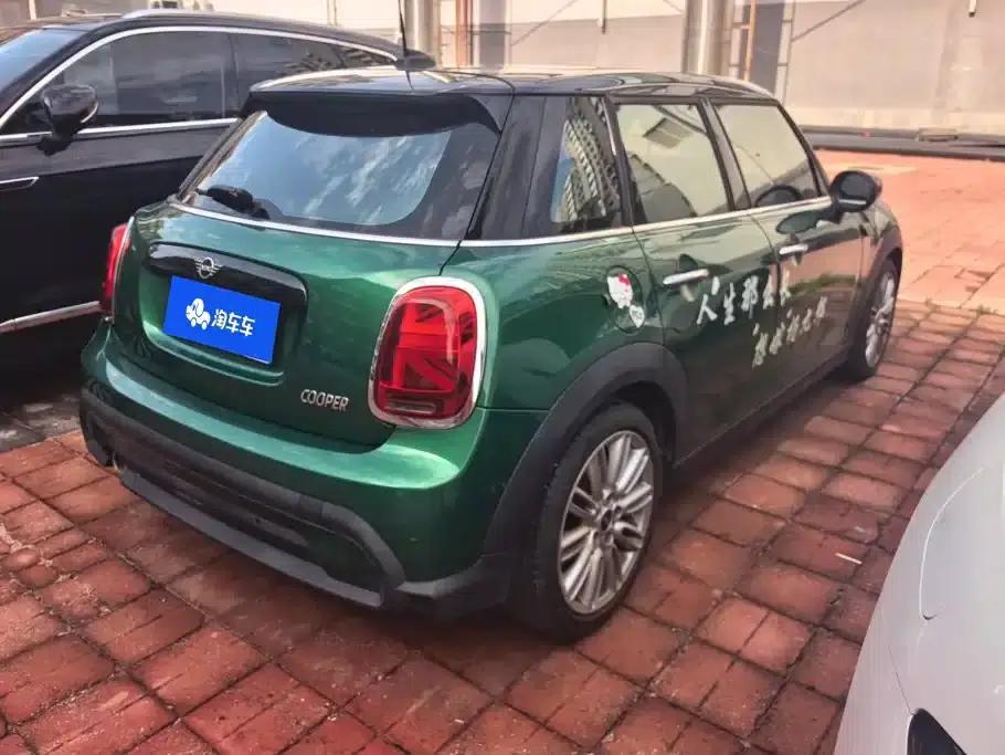 MINI 2022 Facelift 1.5T COOPER Classic 5-Door Version — миниатюра 3