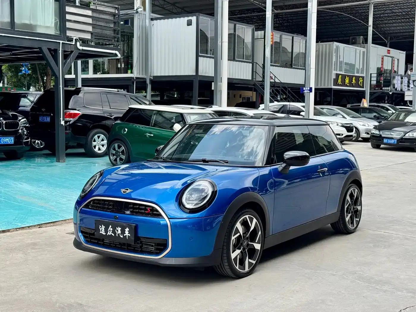 MINI 2025 2.0T COOPER S Artist 3-Door Edition — миниатюра 1