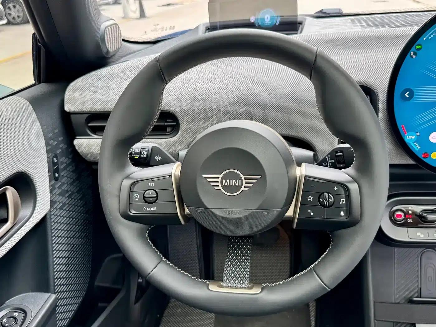 MINI 2025 2.0T COOPER S Artist 3-Door Edition — миниатюра 11