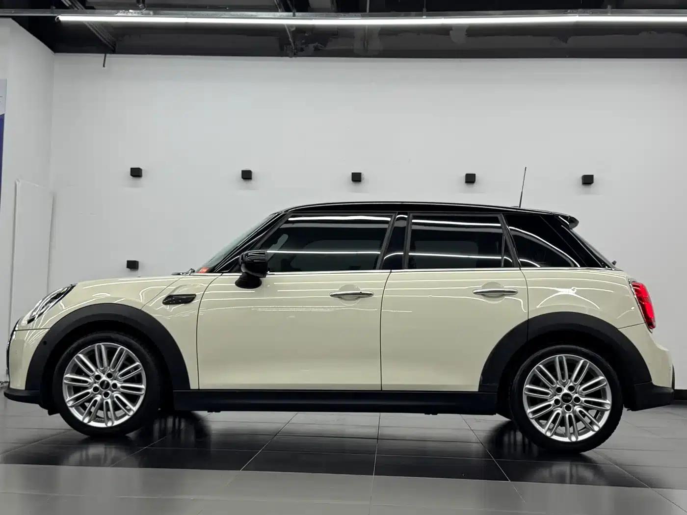 MINI 2022 1.5T COOPER Artist 5-Door Edition — миниатюра 12