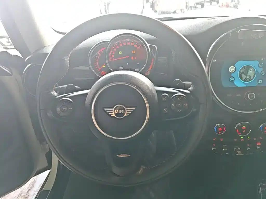 MINI 2018 2.0T COOPER S Classic — миниатюра 11