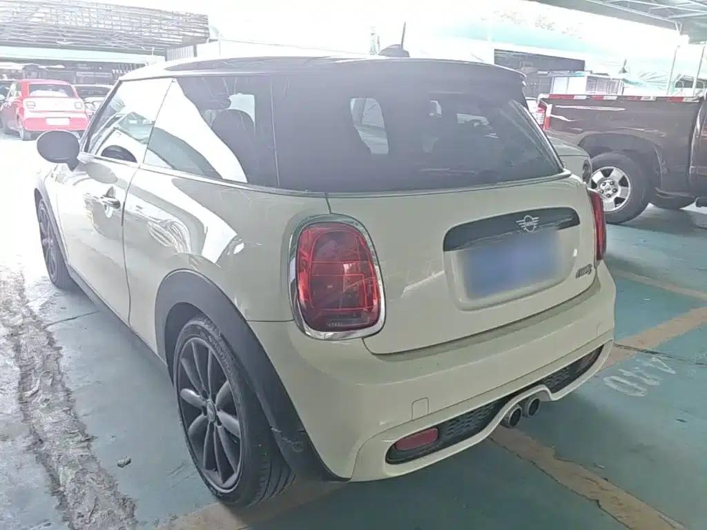 MINI 2018 2.0T COOPER S Classic — миниатюра 5