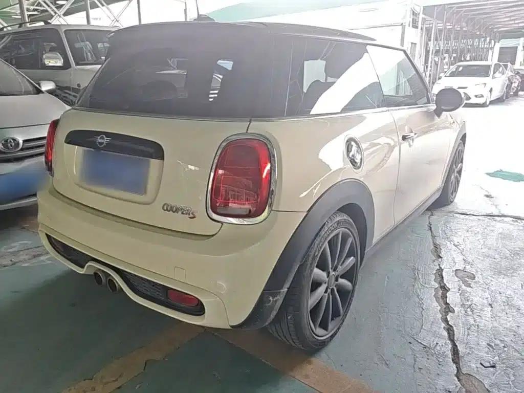 MINI 2018 2.0T COOPER S Classic — миниатюра 7