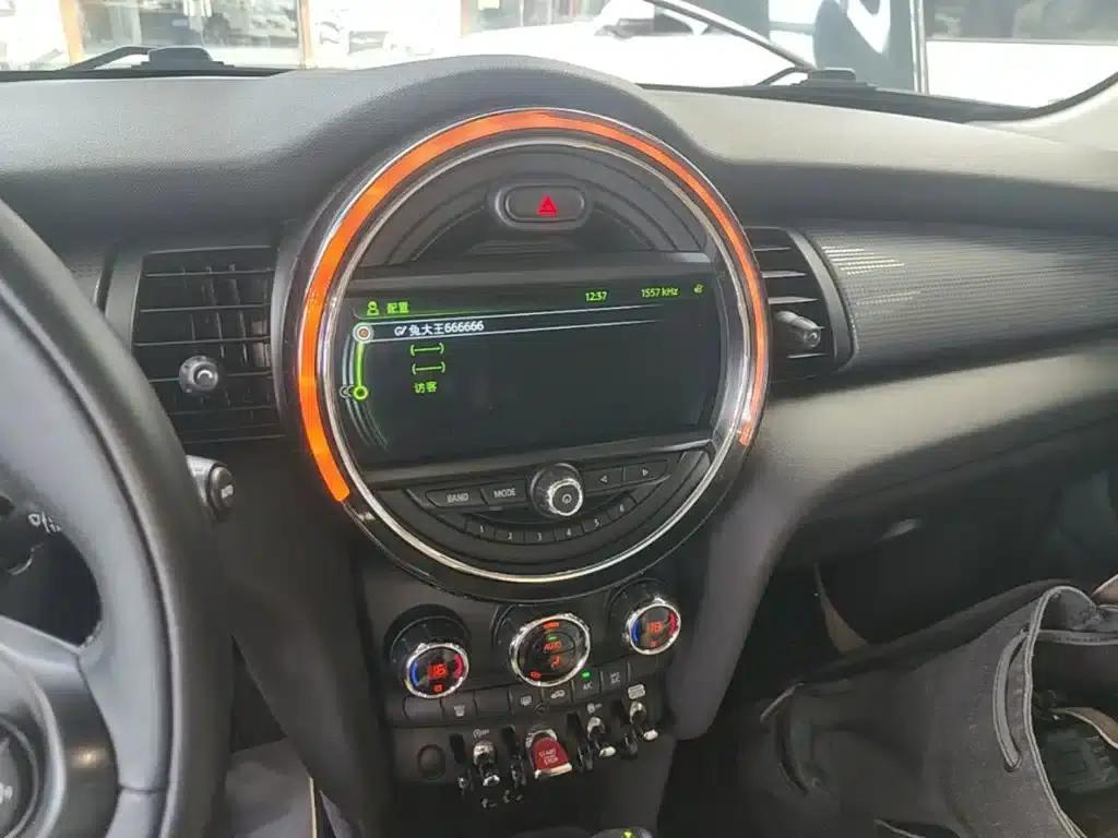 2016 MINI 1.5T COOPER Avant-garde 5-Door Edition — миниатюра 13