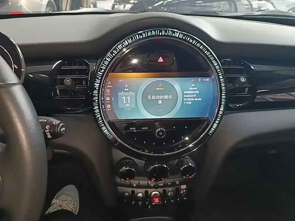 MINI 2023 Facelift 1.5T COOPER Artist 5-Door Edition — миниатюра 13