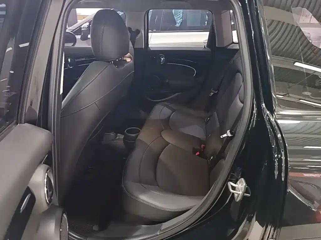 MINI 2023 Facelift 1.5T COOPER Artist 5-Door Edition — миниатюра 17