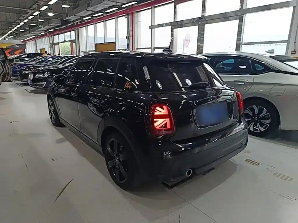 MINI 2023 Facelift 1.5T COOPER Artist 5-Door Edition — миниатюра 5