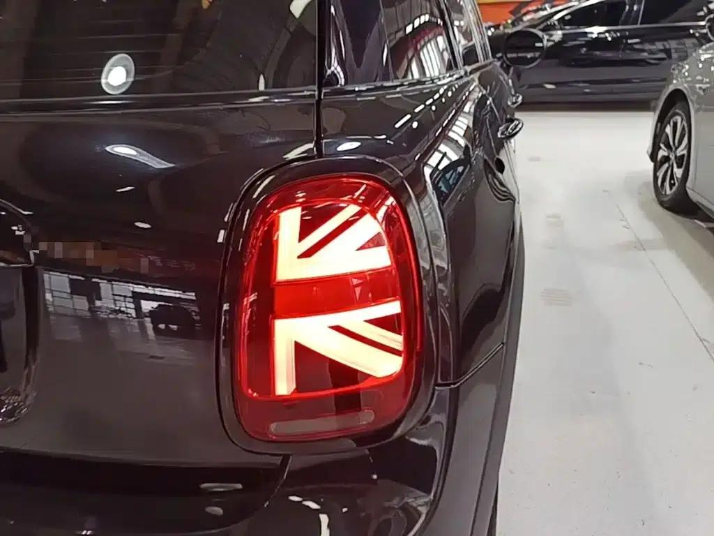 MINI 2023 Facelift 1.5T COOPER Artist 5-Door Edition — миниатюра 8