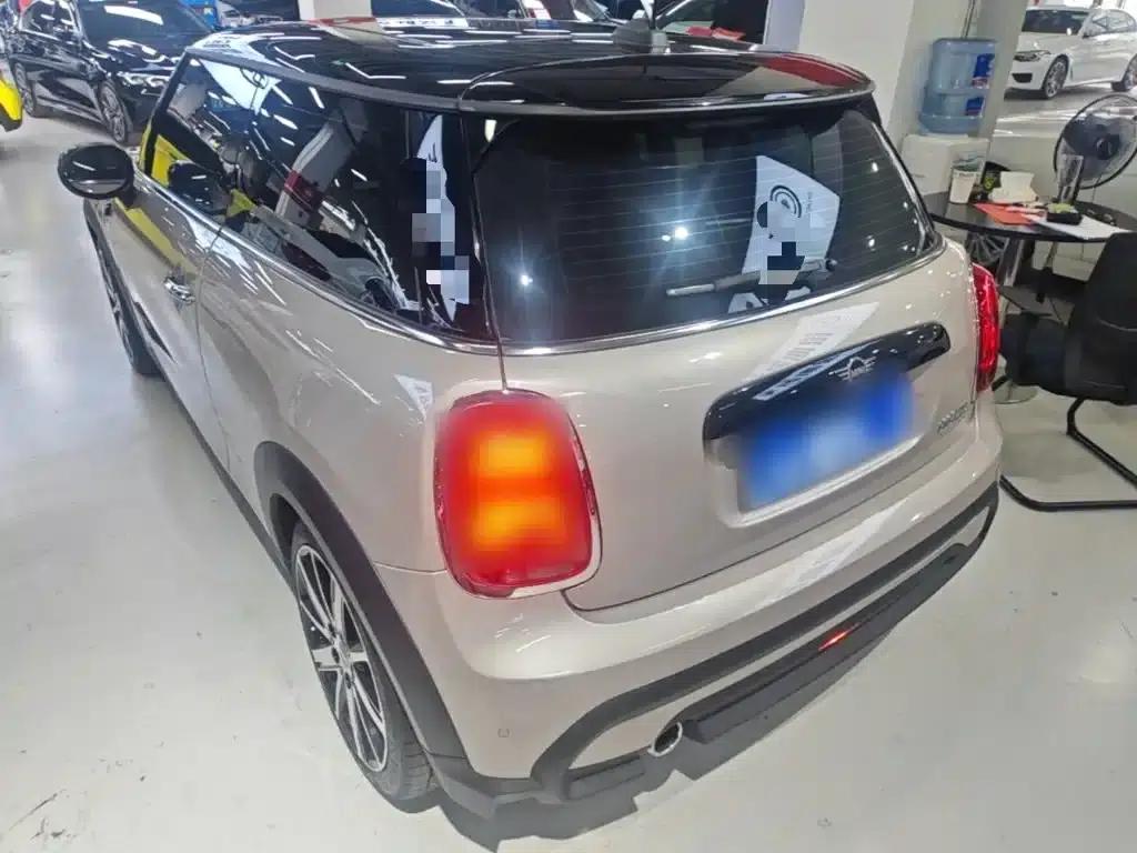 MINI 2023 Facelift 1.5T COOPER Artist — миниатюра 5