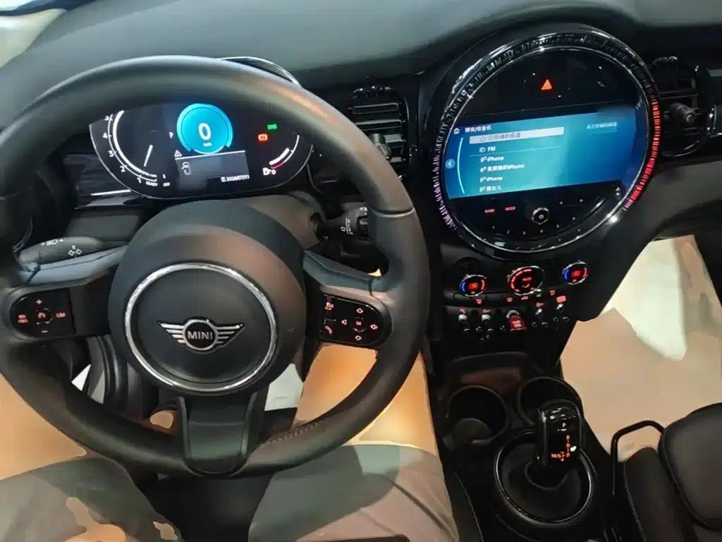 MINI 2023 Facelift 1.5T COOPER Artist — миниатюра 10