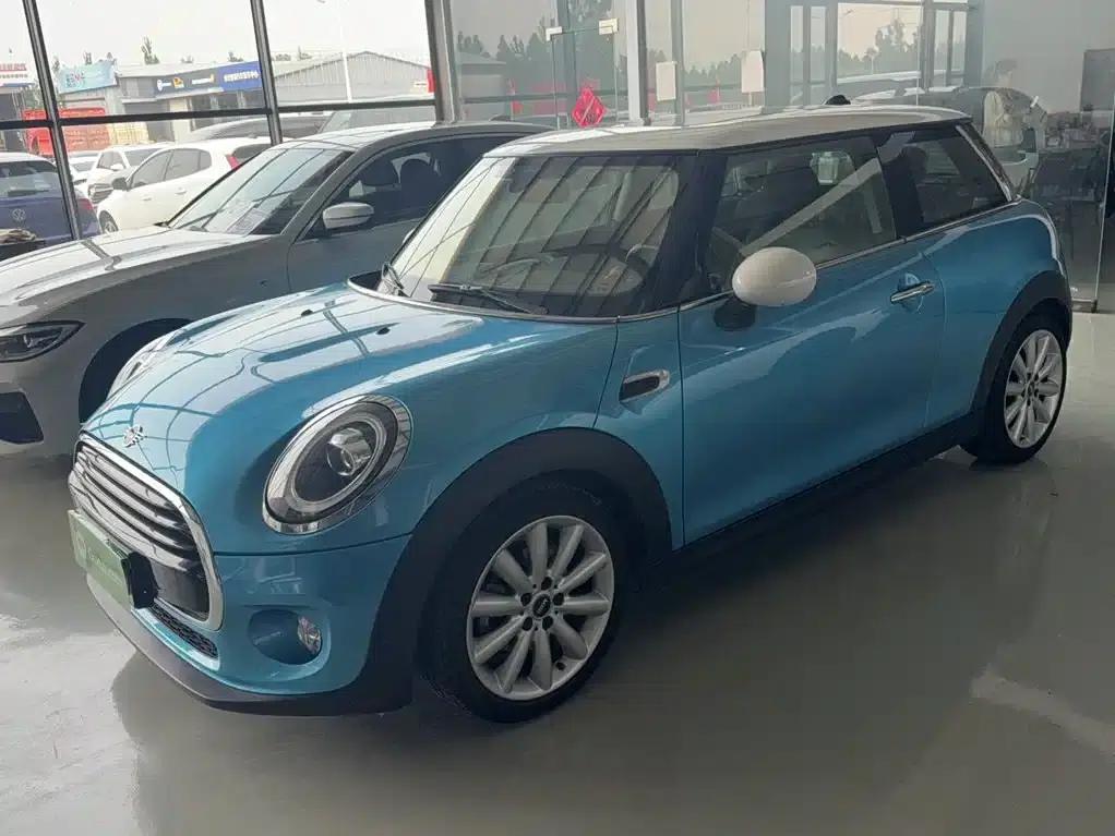 MINI 2018 1.5T COOPER Artist — миниатюра 1