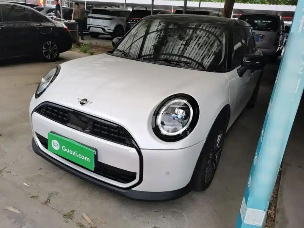 2025 MINI 1.5T COOPER Classic 5-Door — миниатюра 2