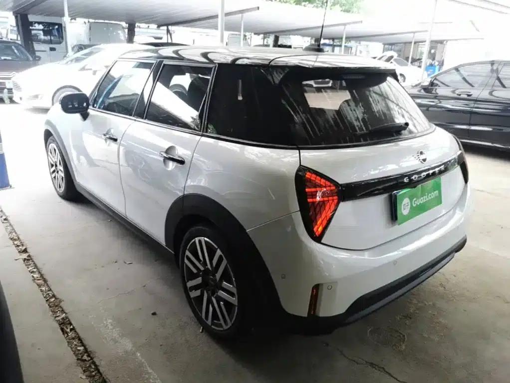 2025 MINI 1.5T COOPER Classic 5-Door — миниатюра 5