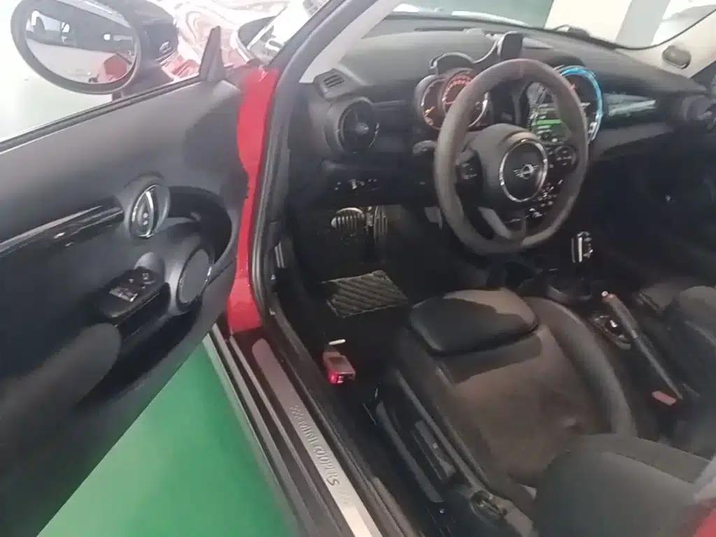MINI 2019 2.0T COOPER S Classic — миниатюра 16