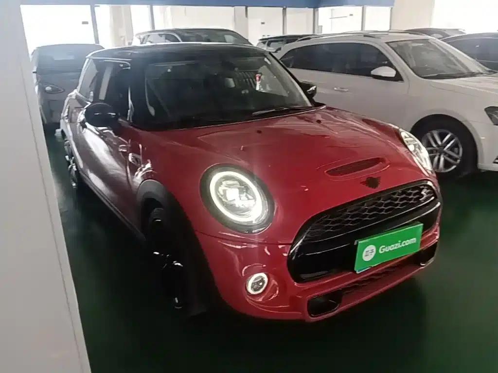 MINI 2019 2.0T COOPER S Classic — миниатюра 4