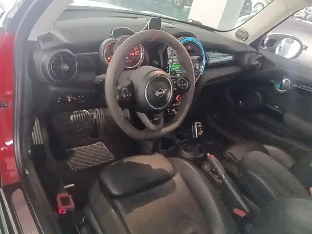 MINI 2019 2.0T COOPER S Classic — миниатюра 10