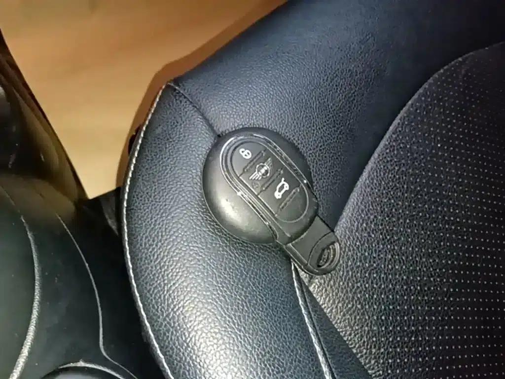 2023 MINI 1.5T ONE — миниатюра 9