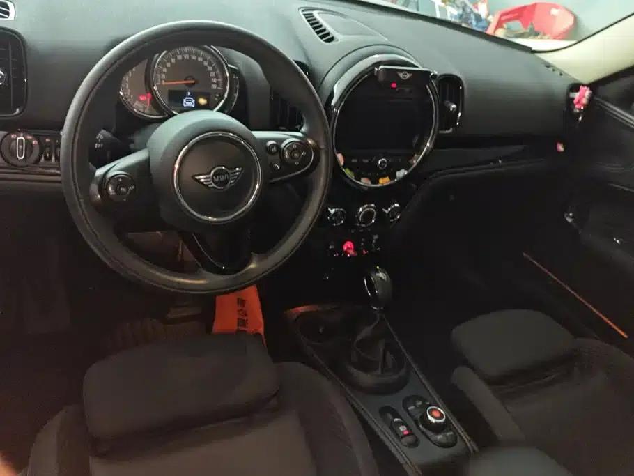 2018 MINI COUNTRYMAN 1.5T COOPER ALL4 Classic — миниатюра 12