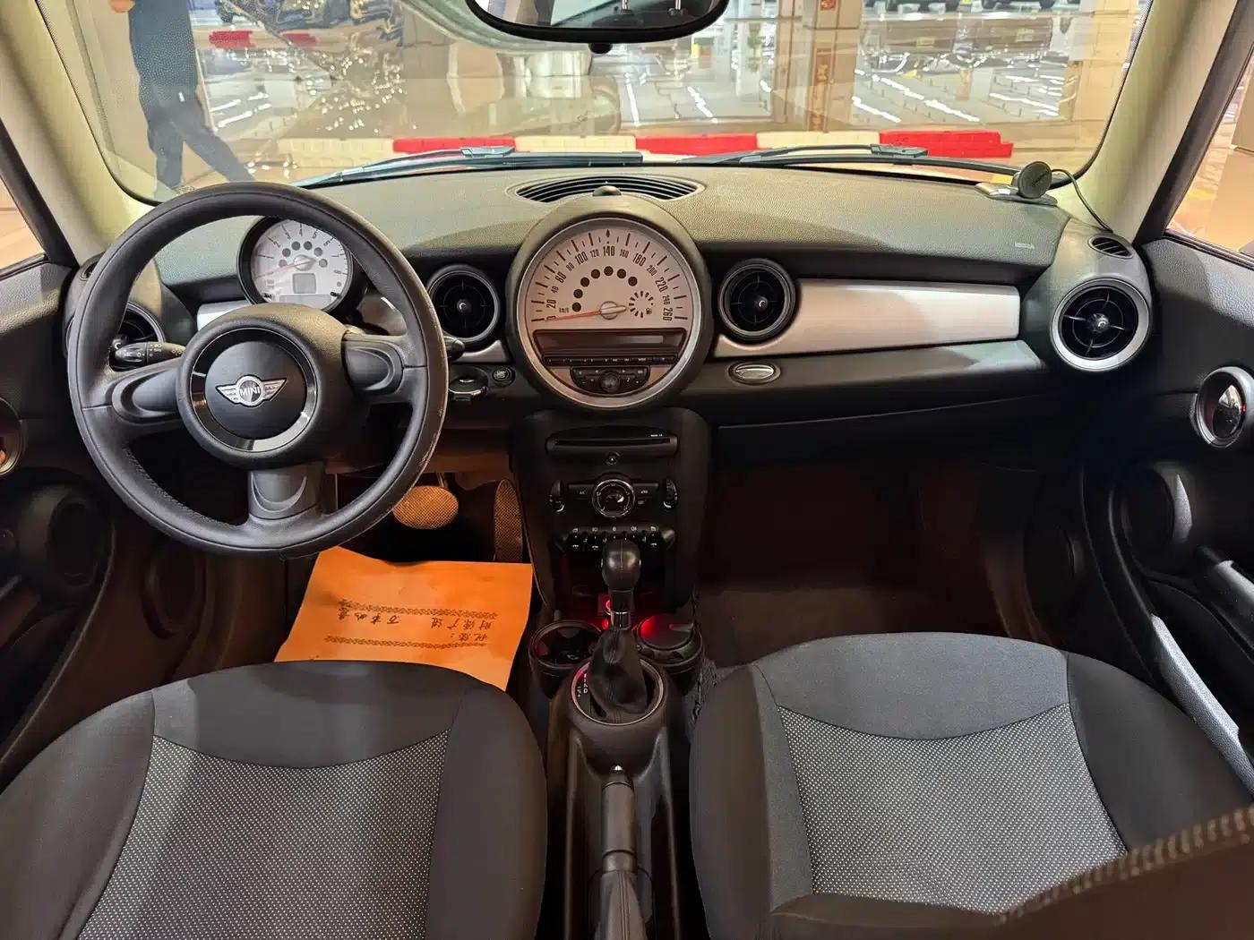 MINI CLUBMAN 2011 1.6L ONE — миниатюра 11