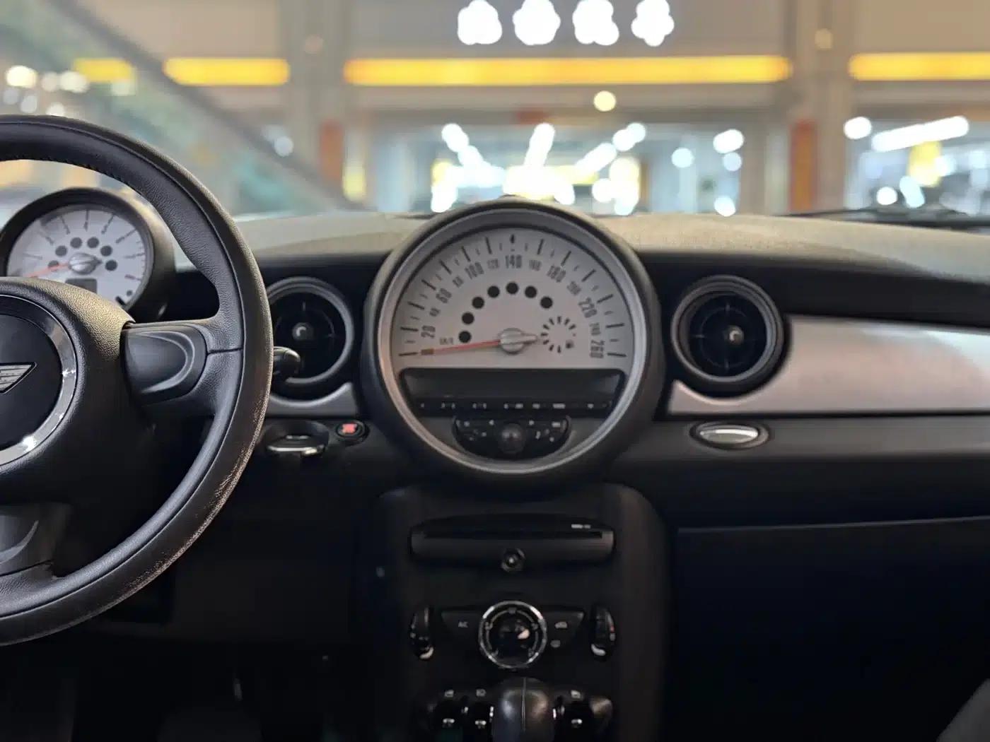 MINI CLUBMAN 2011 1.6L ONE — миниатюра 12