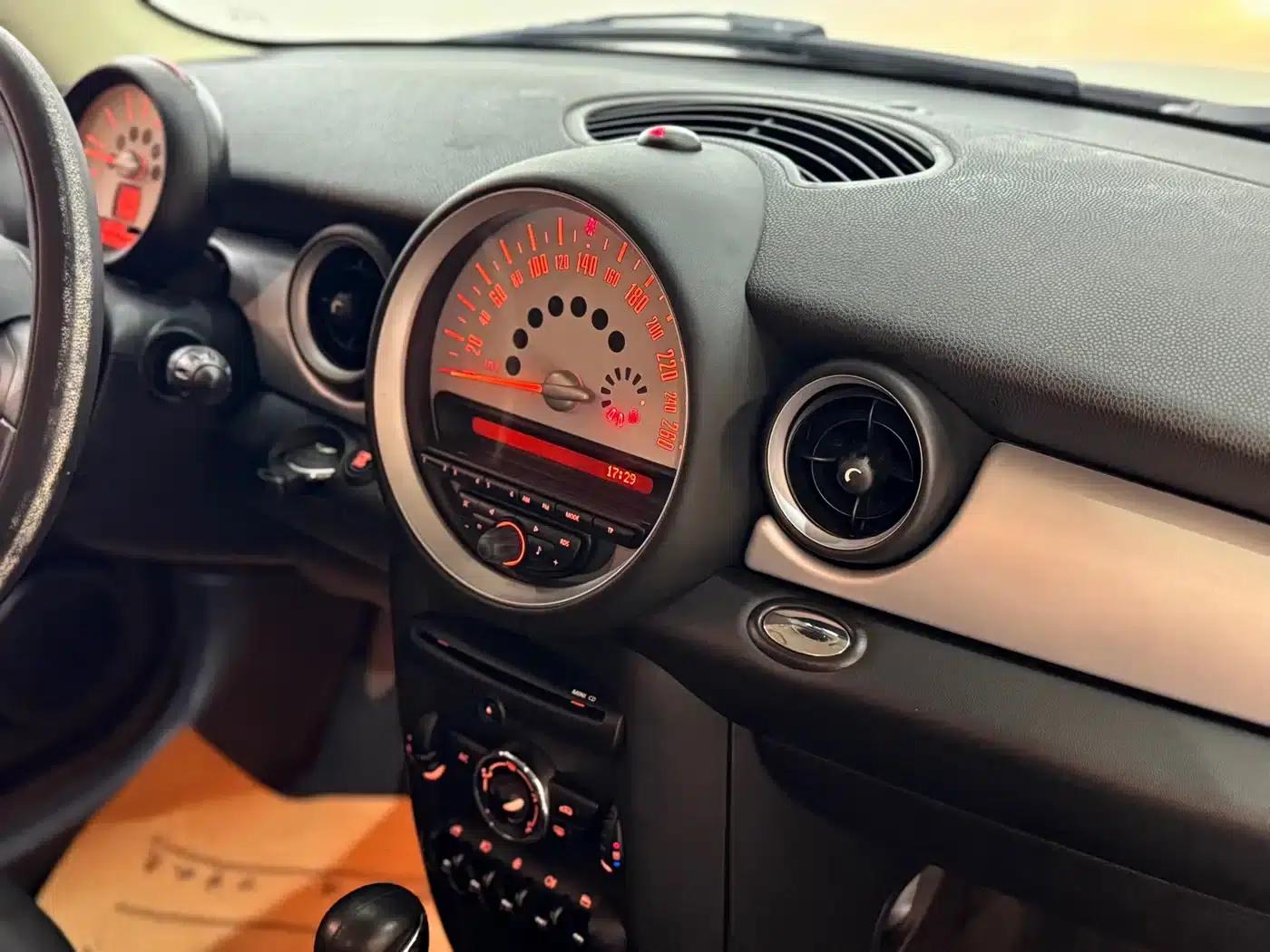 MINI CLUBMAN 2011 1.6L ONE — миниатюра 15
