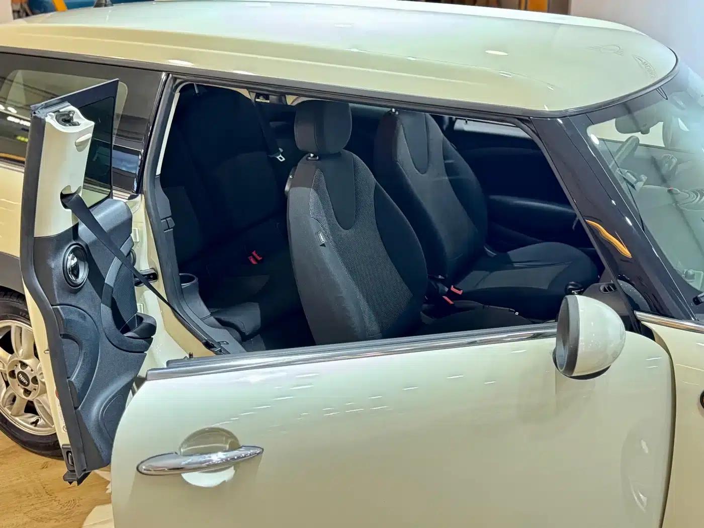MINI CLUBMAN 2011 1.6L ONE — миниатюра 16