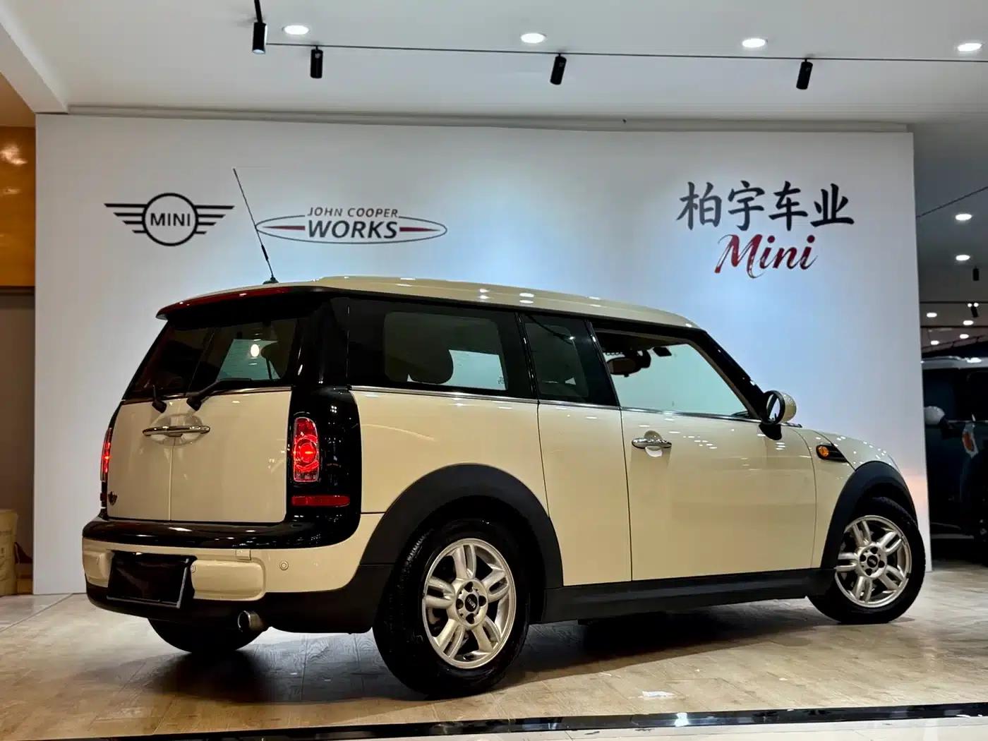 MINI CLUBMAN 2011 1.6L ONE — миниатюра 4